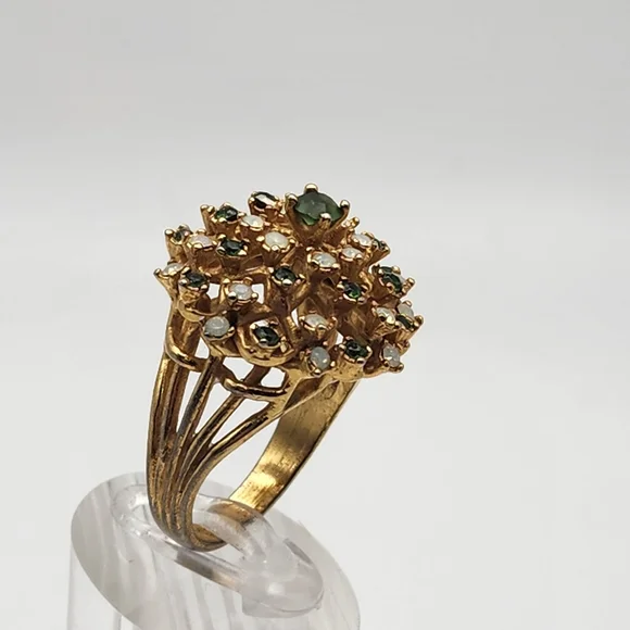Vintage Aurora 18KT HGE Green & White Opalescent Crystal Cocktail Ring (8) - Picture 3 of 9